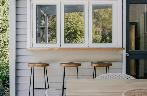 Hepburn Springs House | Sylvandale beautiful gardens and pet friendly!