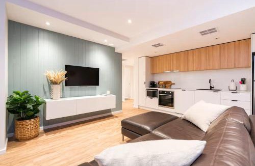 Glenelg Hotel | Taft Apartments