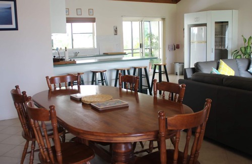 Hideaway Bay House | Take time out at Hideaway Bay