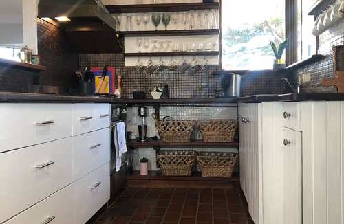 Lake Wangary House | Tall Pines Beach House, Mount Dutton Bay. Beachfront paradise.