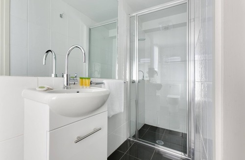 Ainslie Hotel | Tall Trees Ainslie Motel