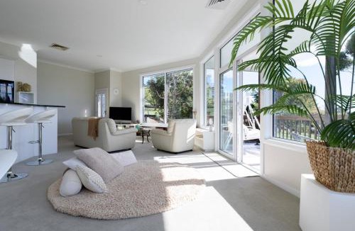 Legana House | Tamar River Hideaway