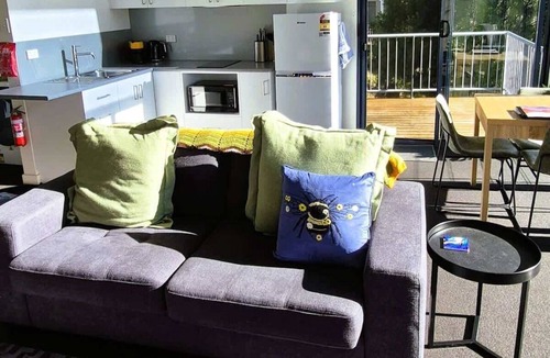 Grindelwald Apartment | Tamar Tonic - Lush River Views