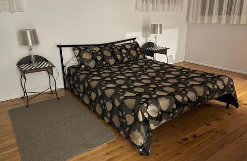 Eagle Heights House | Tamborine Accommodation 84 Eagle Heights Road 6 Bedroom 3 Baths Parking Complete Holiday Home