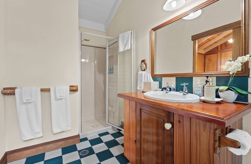 Eagle Heights Bed & Breakfast | Tamborine Mountain B&B