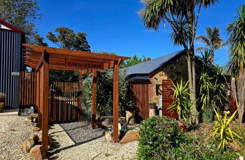 Littlehampton Ski Chalet | Tara Stables