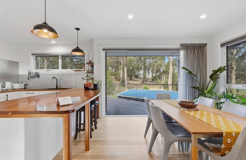 Taroona House | Taroona Hideaway – 3 Bed House with Sauna