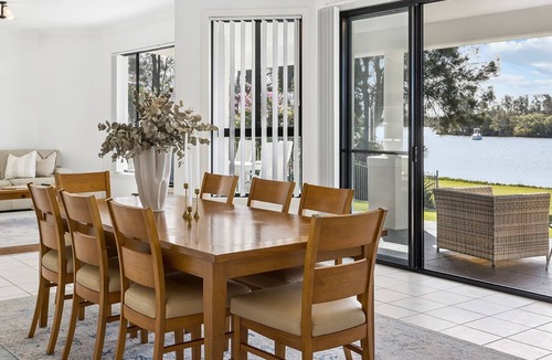 Yamba House | Taroona - Majestic Waterfront Holiday Yamba