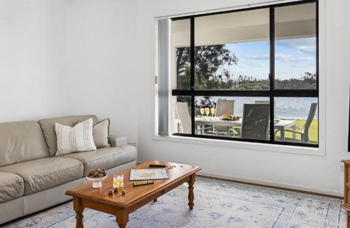 Yamba House | Taroona - Majestic Waterfront Holiday House in Yamba - Holiday Yamba