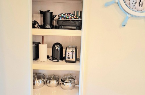 Torquay House | Tay's Beach House Charming Torquay Bungalow Comfort, Style, and Scenic Views