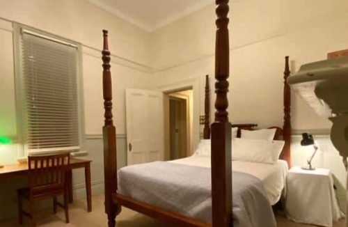 Blayney Bed & Breakfast | Te Rata House - Butlers Room
