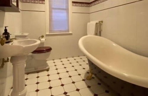 Blayney Bed & Breakfast | Te Rata House - Westview Room