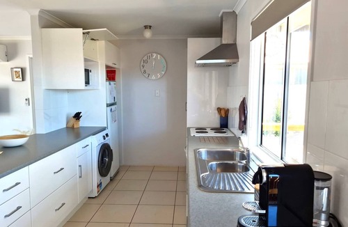 Moonta Bay Hotel | Te Taha Moana - By The Beach, Moonta Bay
