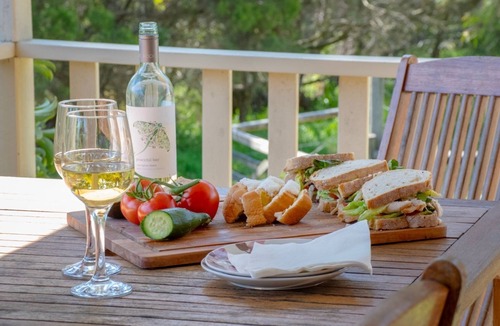 Kalgan Ski Chalet | Tech free (no WIFI) farm stay that will leave your soul recharged