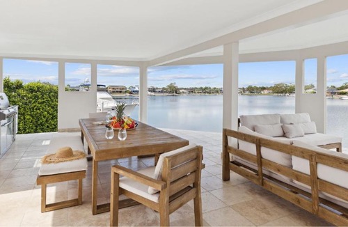 Yamba House | Tecoma 3 - Most Popular Waterfront with Private Pontoon - Holiday Yamba