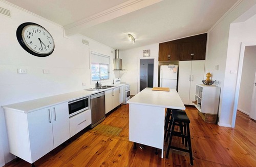 Waterhouse House | Teddy's Shack -Pet friendly outside