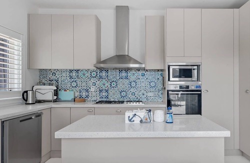 Avalon Beach House | Tennis Courts, Pool & Sauna - Avalon Beach
