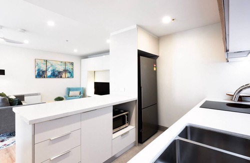 Chinatown Apartment | Tennis & Tranquility on Exhibition