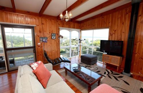 Jam Jerrup House | Tequila Sunset Beachfront Family Holiday Home, Bass Coast