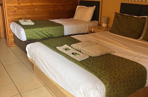 Mataranka Hotel | Territory Manor Motel & Caravan Park