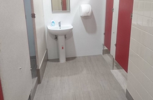 Hobart Central Business District Hostel | The Backpackers Imperial Hotel - Hostel