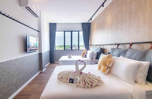Kampung Simpah Hotel | The Bagan Suite