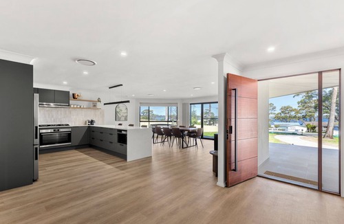 St. Georges Basin House | The Basin Cove - Sleeps 10 - Beautiful Water Views