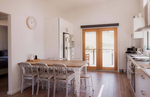 Surveyors Bay Resort | The Beach Box at Big Roaring Beach Tasmania