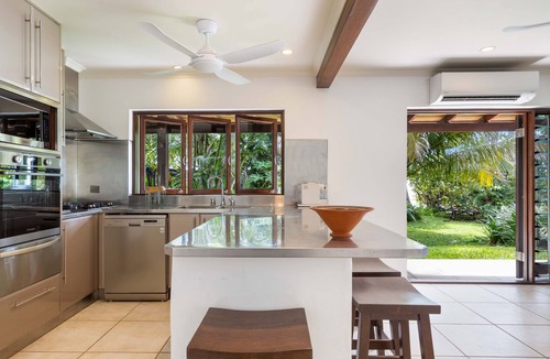 Newell Apartment | The Beach Villa on Newell Beach n A romantic getaway in the tropics.