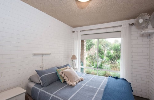 Portarlington Apartment | The Beachy Unit - Bright and fresh interior, with pool and close proximity to town.