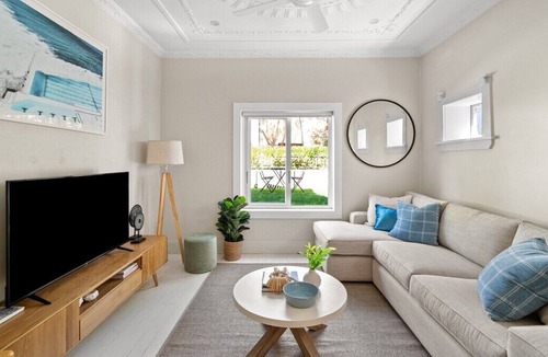 Bellevue Hill Apartment | 'The Bellevue' - Art Deco Abode, close to Bondi Beach!