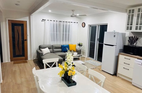 Batehaven House | The Bliss @ Batehaven