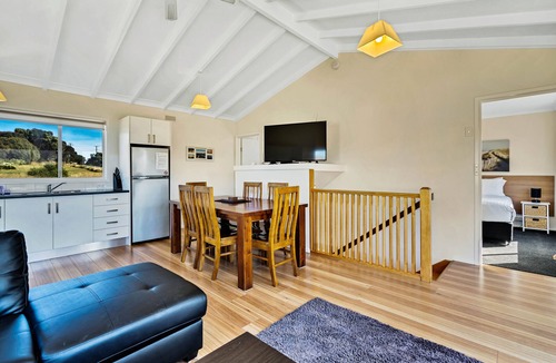 Coles Bay House | The Blue House
