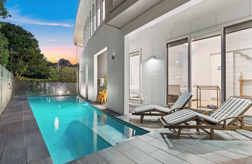 Casuarina House | The Boat House- Casuarina Beachfront Home
