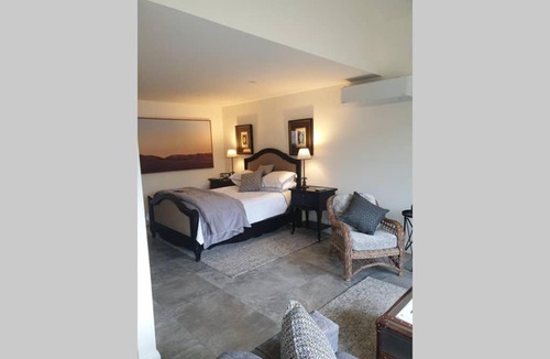 Uralla Ski Chalet | The Bower@ Kings Cottage