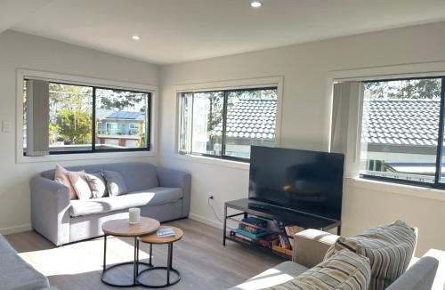 St. Georges Basin House | The Branch by the Basin Family Escape - 1 night stays