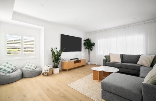 Kiama House | The Break White House by the Sea