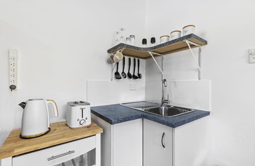 Bellara Apartment | THE BRICK BATCH - Holiday Unit