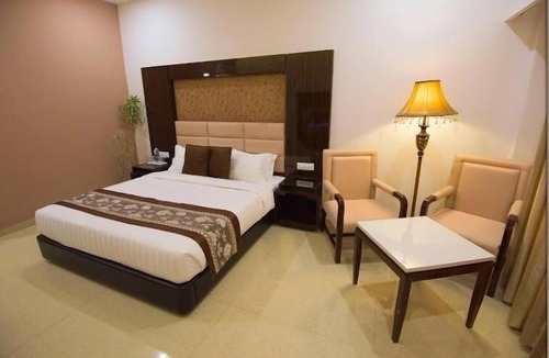 Bhopal Hotel | The Celestial Park