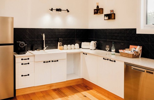 Wattle Grove Cottage | The Chapel