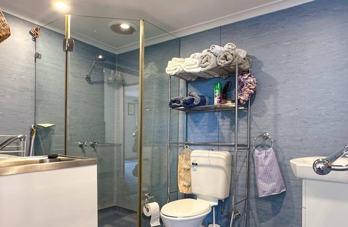 Acton Park House | The CHOOKSHED Summary