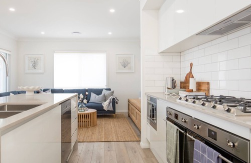 Callala Bay House | The Coast Beach - Pet Friendly - 2 Mins Walk to Bay