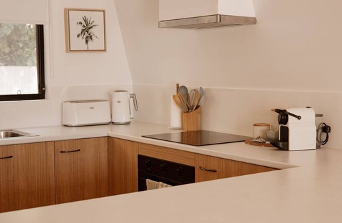 Carrickalinga House | The Coastal Oak - Pool | Linen and Towels | Pets | Wifi