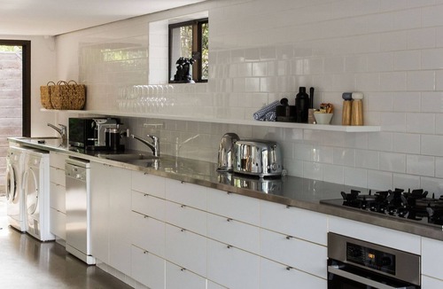 Sunshine Beach Villa | The Coconut Palm TWO - beach, cafes and pet friendly