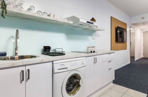 Darwin City Centre Apartment | The Complete Studio | King Bed | Kitchen Laundry