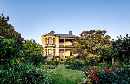 Glebe Cabin | The Corinda Collection