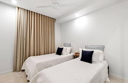 Maroochydore Apartment | THE COSMOPOLITAN COTTON TREE Unit 10207 Cotton Tree