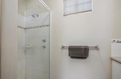 Point Samson Hotel | The Cove Holiday Village
