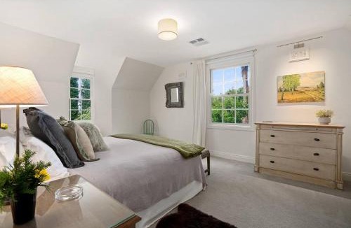 Bowral House | The Croft - Enchanting Bowral stone cottage