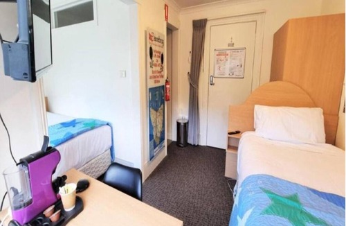 East Devonport Cabin | The Dannebrog Lodge Room 5